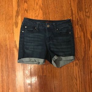Women’s dark wash jean shorts